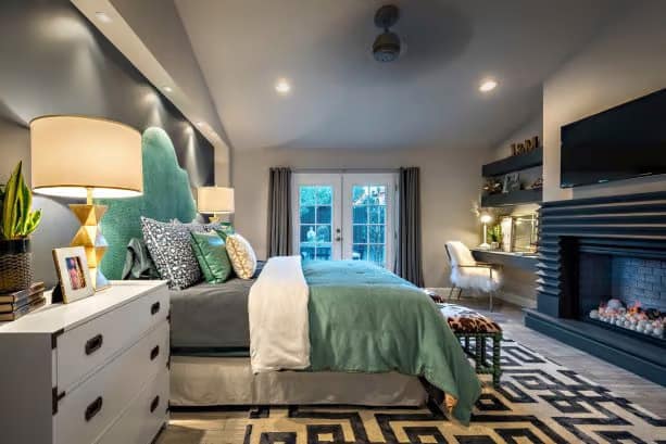 A Teal Bed 