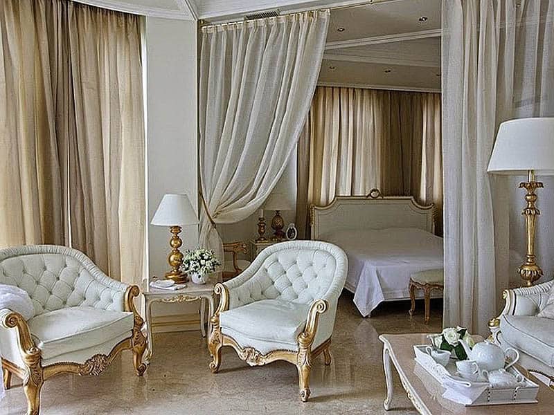 Assemble Curtains 