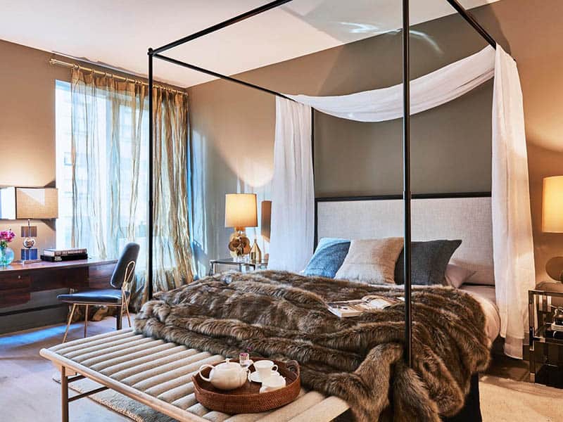 Canopy Bed 