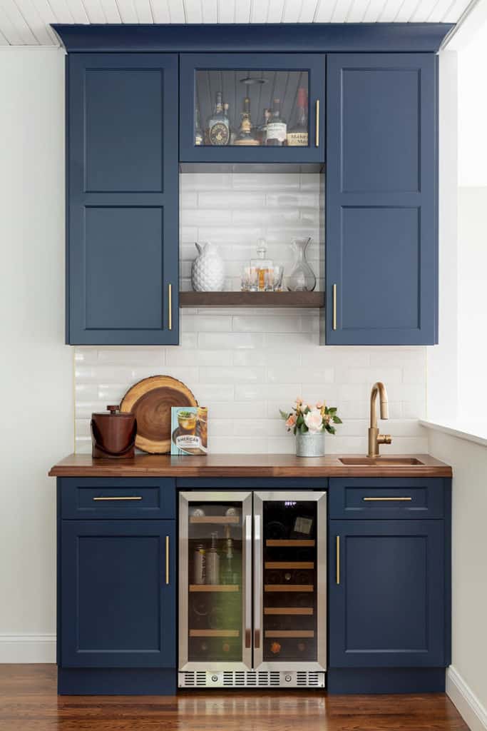 Family Friendly Wet Bar Model