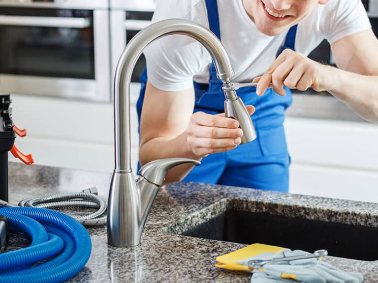 7 Proven Solutions to PullOut Spray Kitchen Faucet Problems 2024