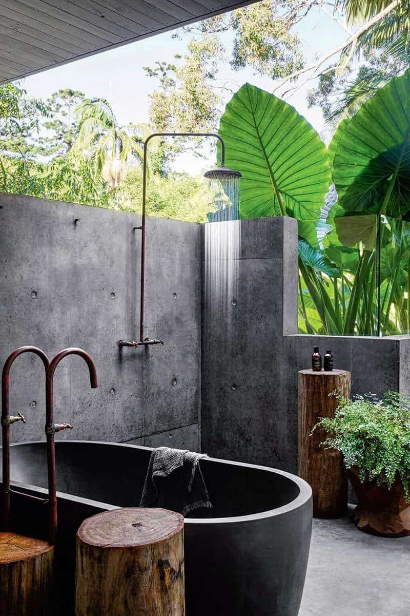 Outdoorsy Bathtub