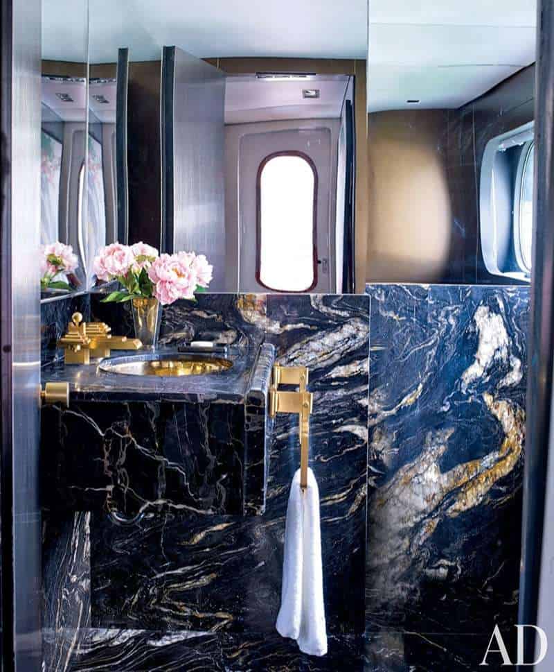 Space With Mirror Wall