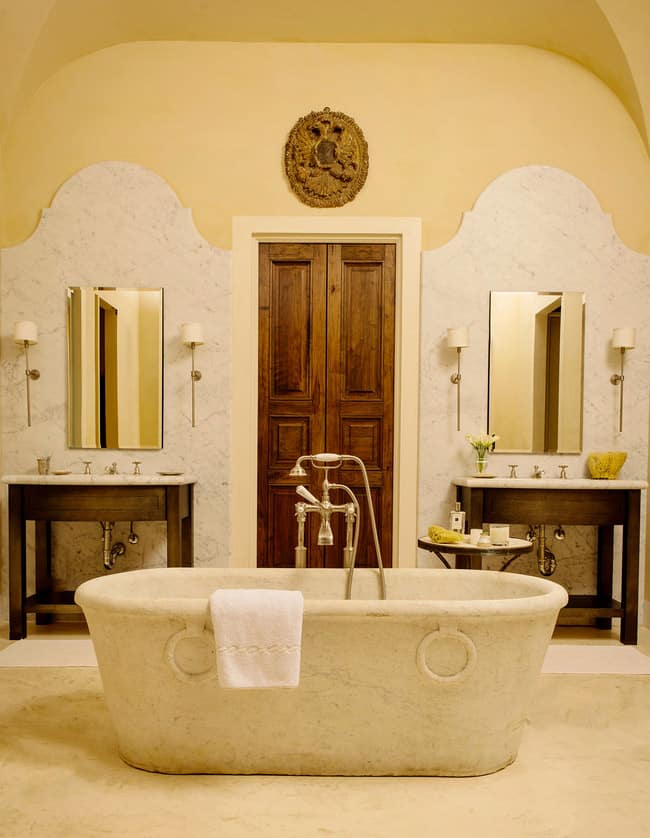 Villa Bathtub