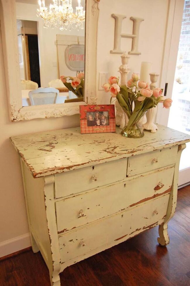 Vintage Vanity Makeover