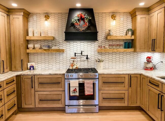Luxurious White Tile Backsplash