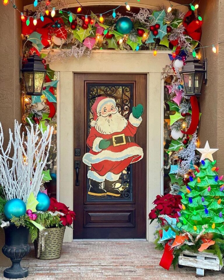 25 Christmas Front Door Decor Ideas to Greet the Season