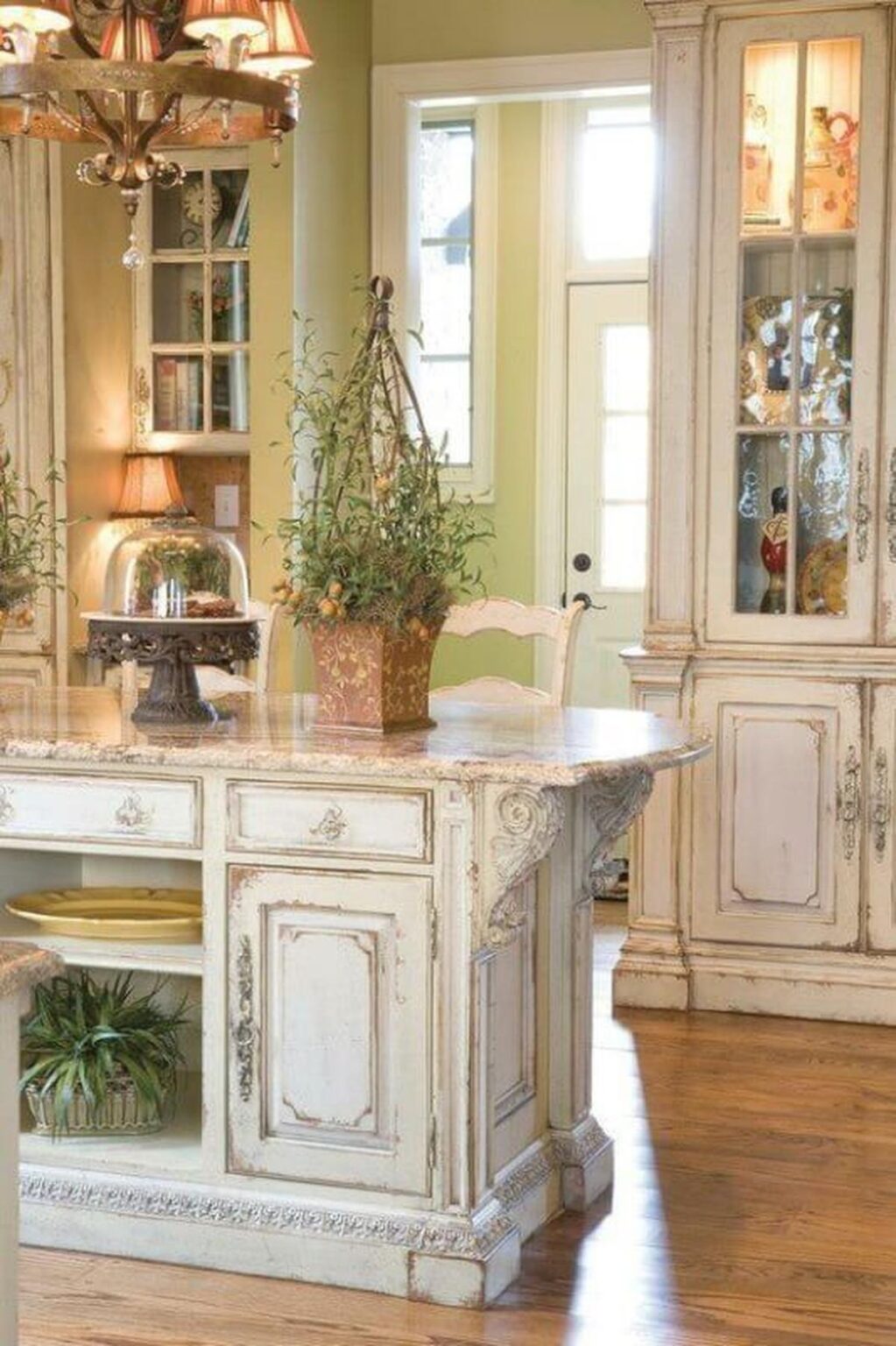 32 Antique White Kitchen Cabinets for a Classic Kitchen