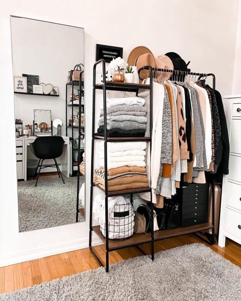 18 Clever Open Closet Ideas for Easy Outfit Selection
