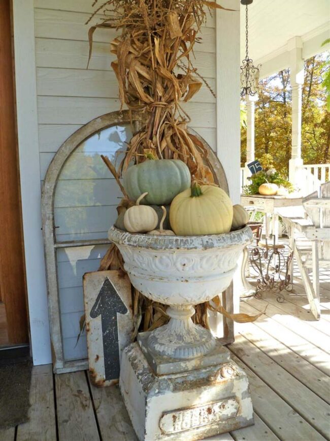 Vintage Urn Harvest Showcase