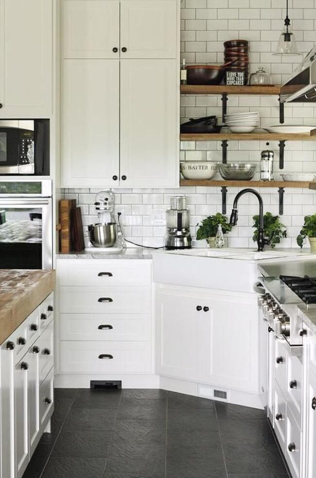 Contry Kitchen Layout