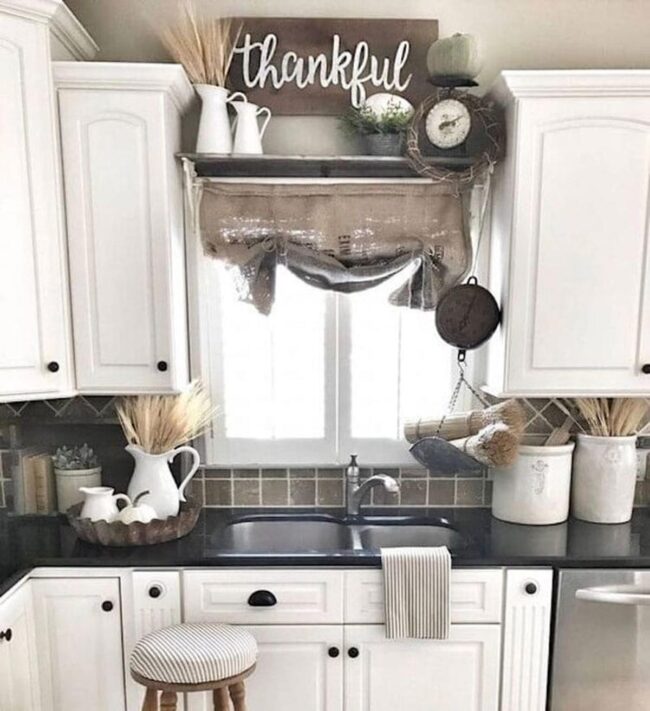 Decorative Wall Reminder To Practice Gratitude