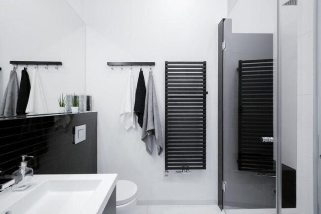 Small Black and White Bathroom