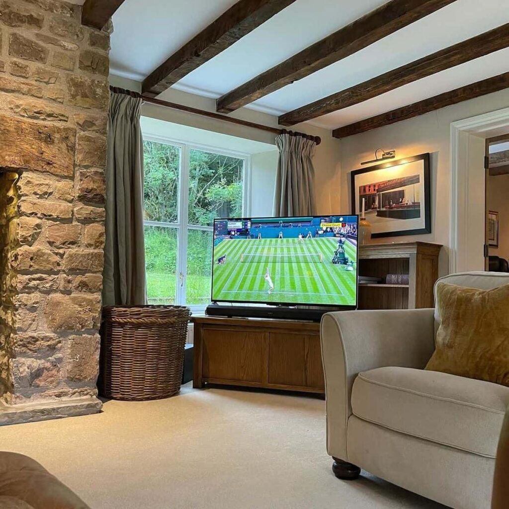 29 Creative Ways to Incorporate Exposed Beam Ceilings -Architectural ...