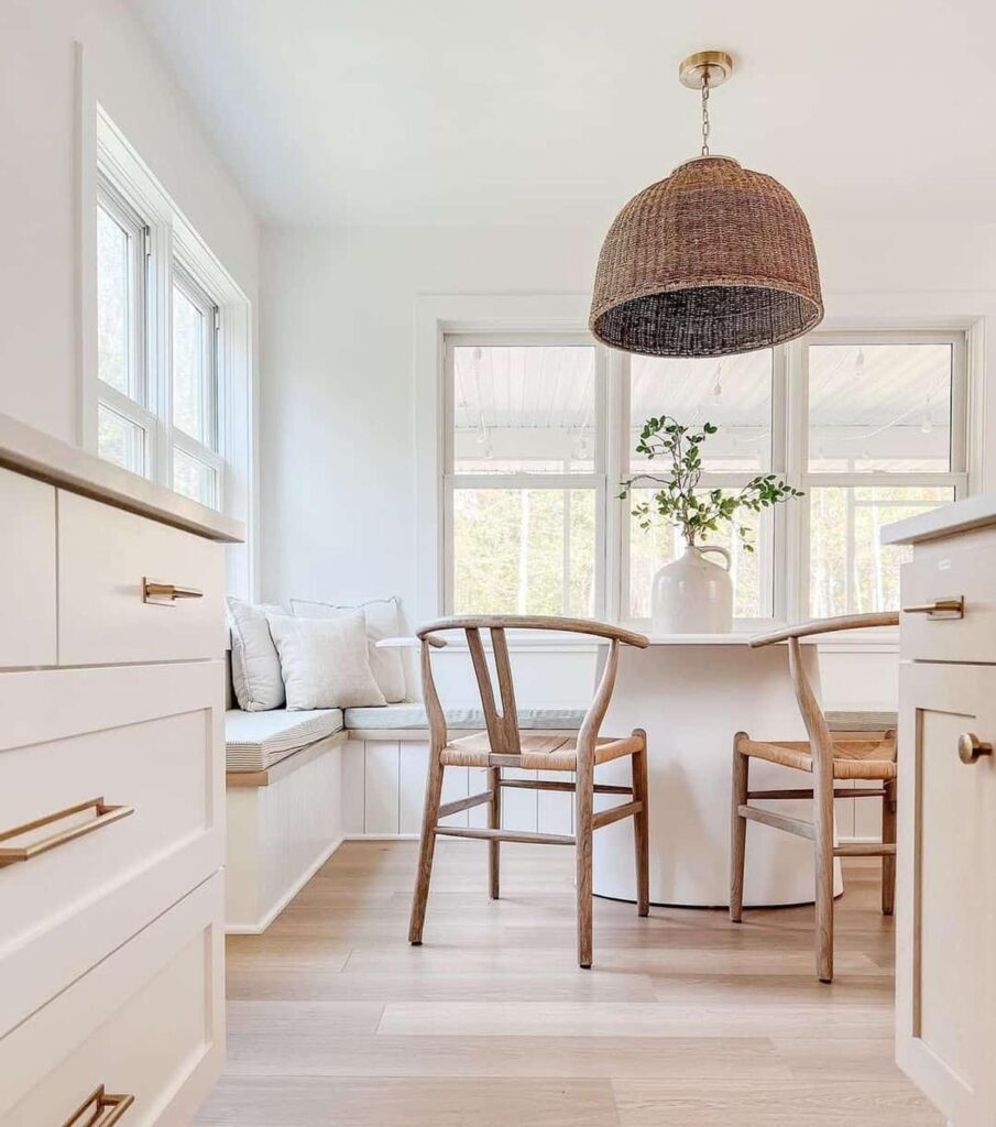 16 Elegant Banquette Kitchen Seating Ideas to Elevate Your Dining Area ...