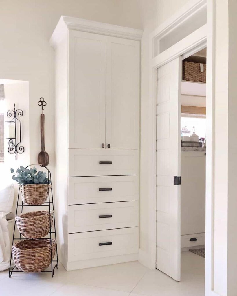 26 Stylish Transom Window Ideas for Extra Light -Architectural Foundation