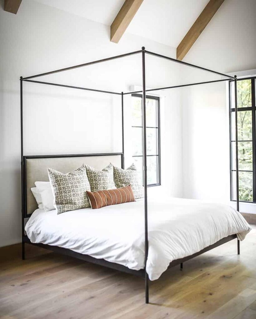 22 Dramatic Black Canopy Beds to Elevate Your Bedroom Decor ...
