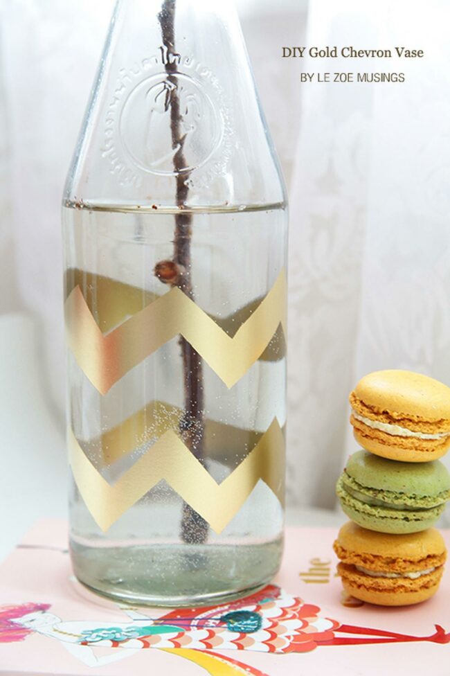 Gold Zigzag Glass Composition