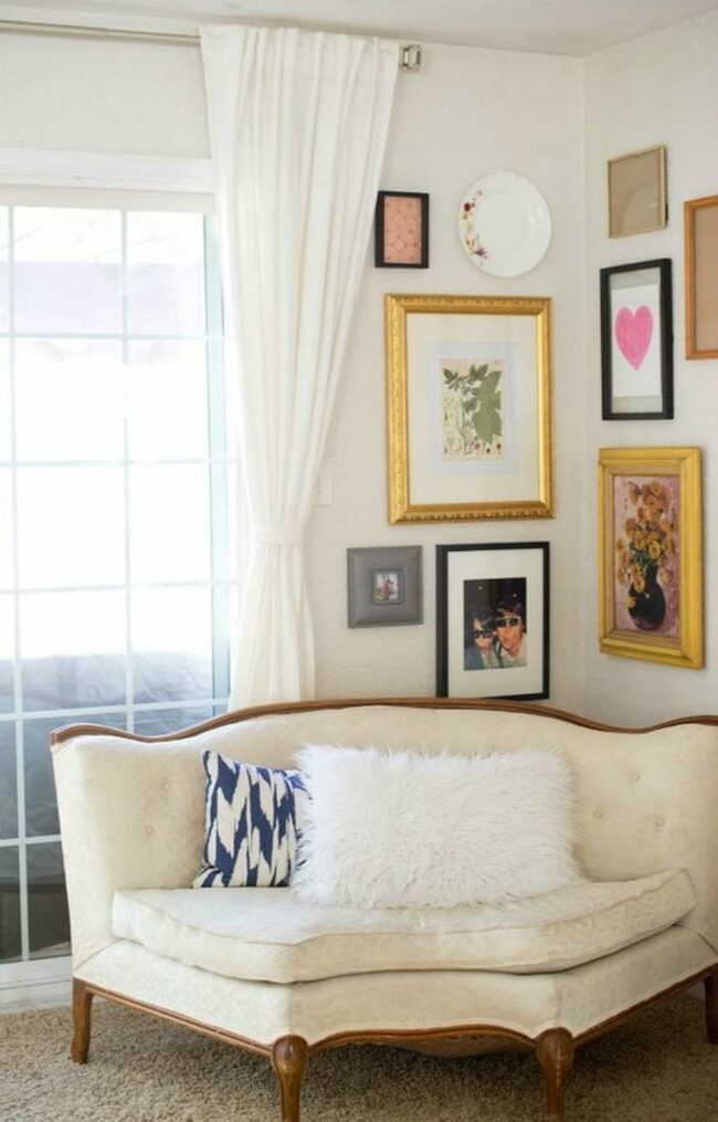 Soft Cream Vintage Corner