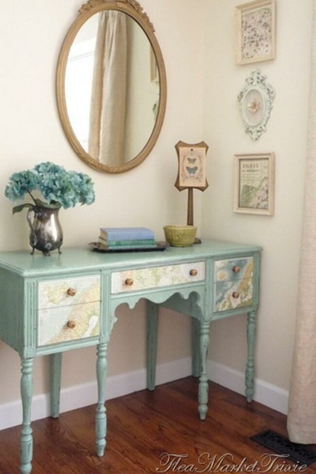 Mint Vintage Corner Whispers