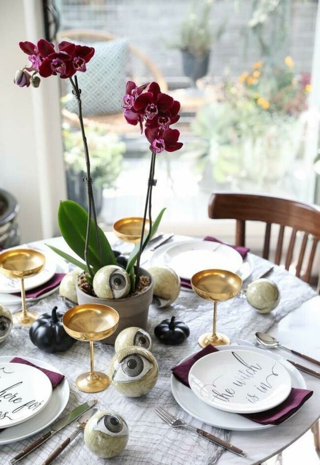 Purple & Gold Tablescape