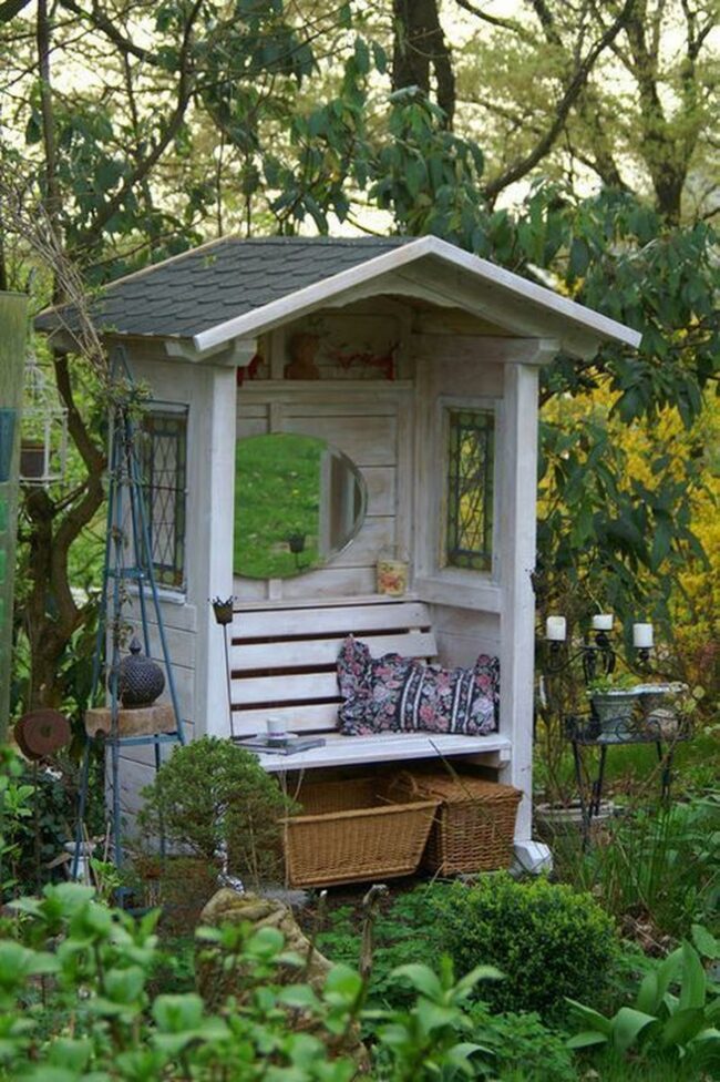 Green Retreat Cottage Corner