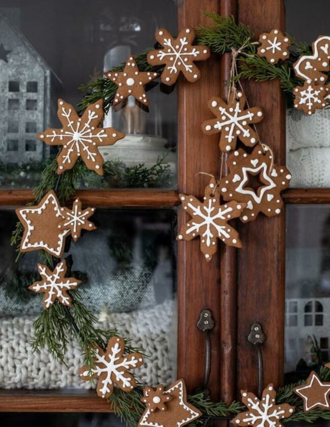Winter Cookie Wreath Door