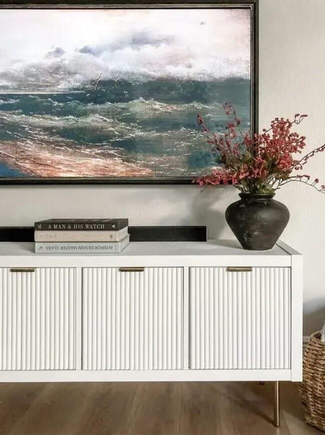 Gold Handles Red Bloom Wave