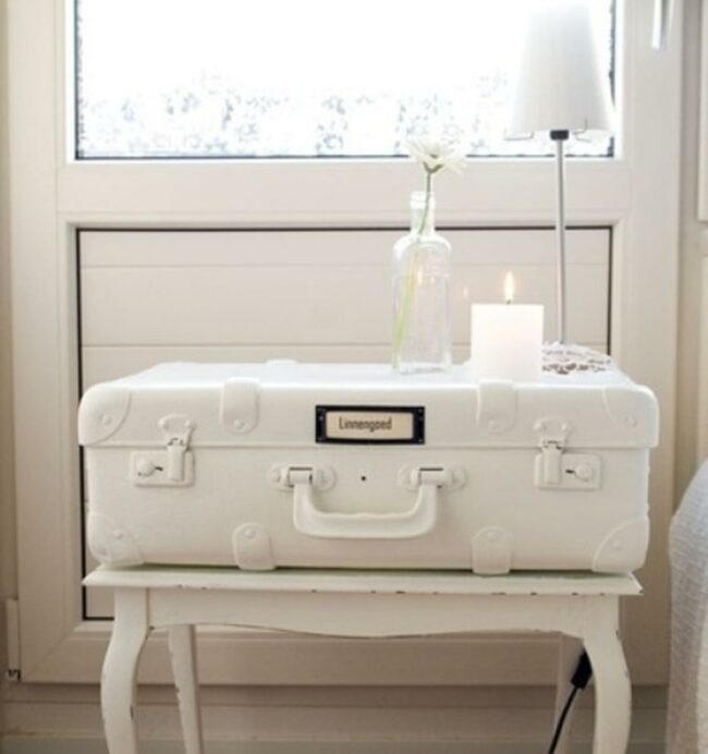 White Vintage Serenity Corner