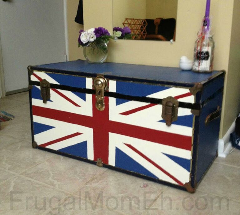 13 Simple DIY Vintage Trunk Makeovers to Transform Old Pieces