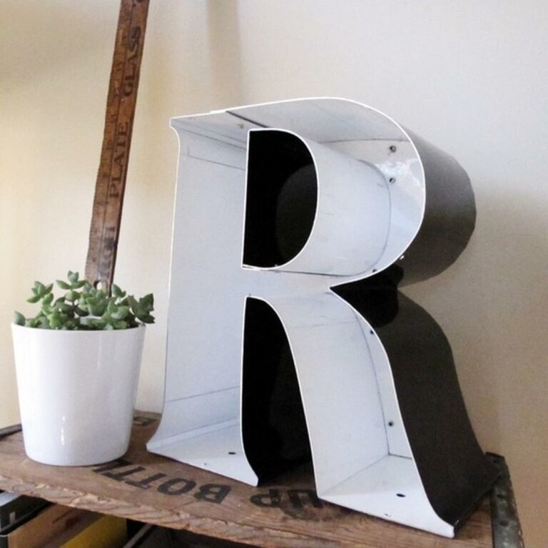 45 Gorgeous Letter Wall Decor Ideas for Memorable Interiors