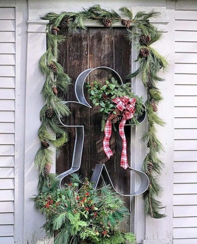 Woodland Gingerbread Door Dec