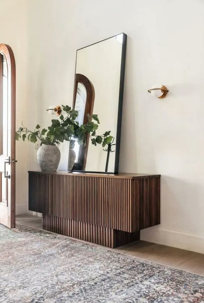 Vertical Grooves Brass Accent