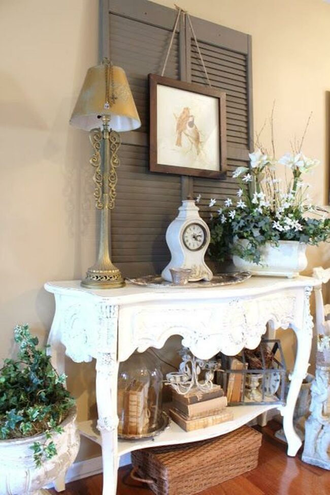 Soft Beige Vintage Corner