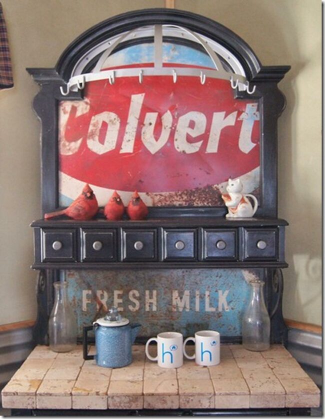 Vintage Red Birds Corner