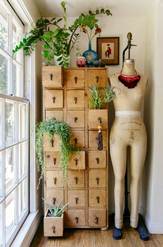 Green Vintage Corner Symphony