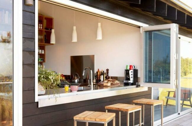 Light-Flooded Outdoor Kitchen