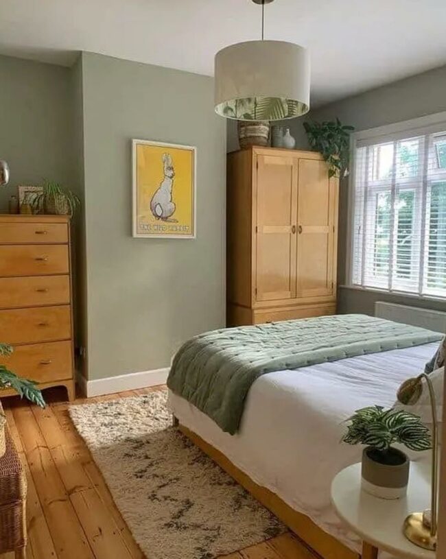 Green Woodland Bedroom Retreat