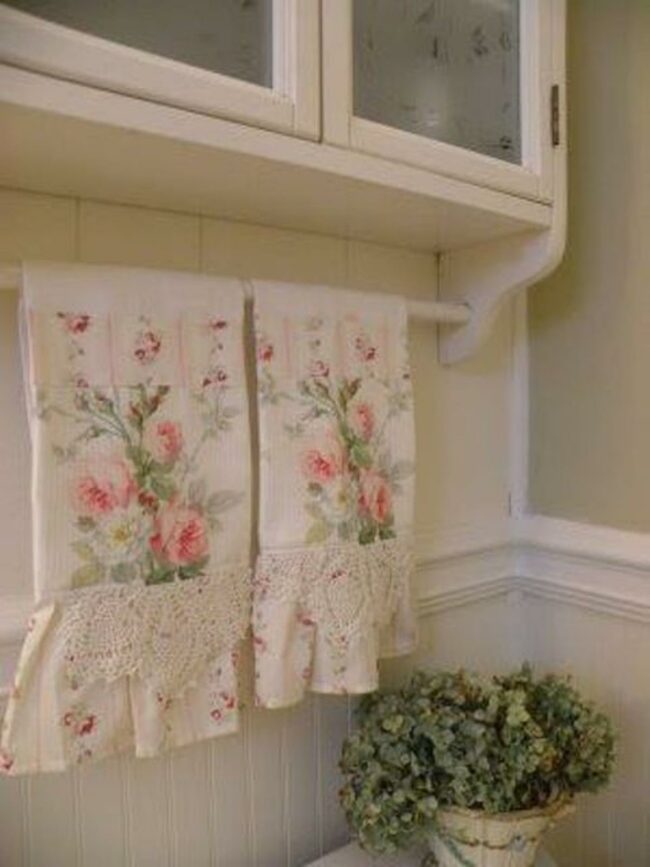 Soft Cream Vintage Corner