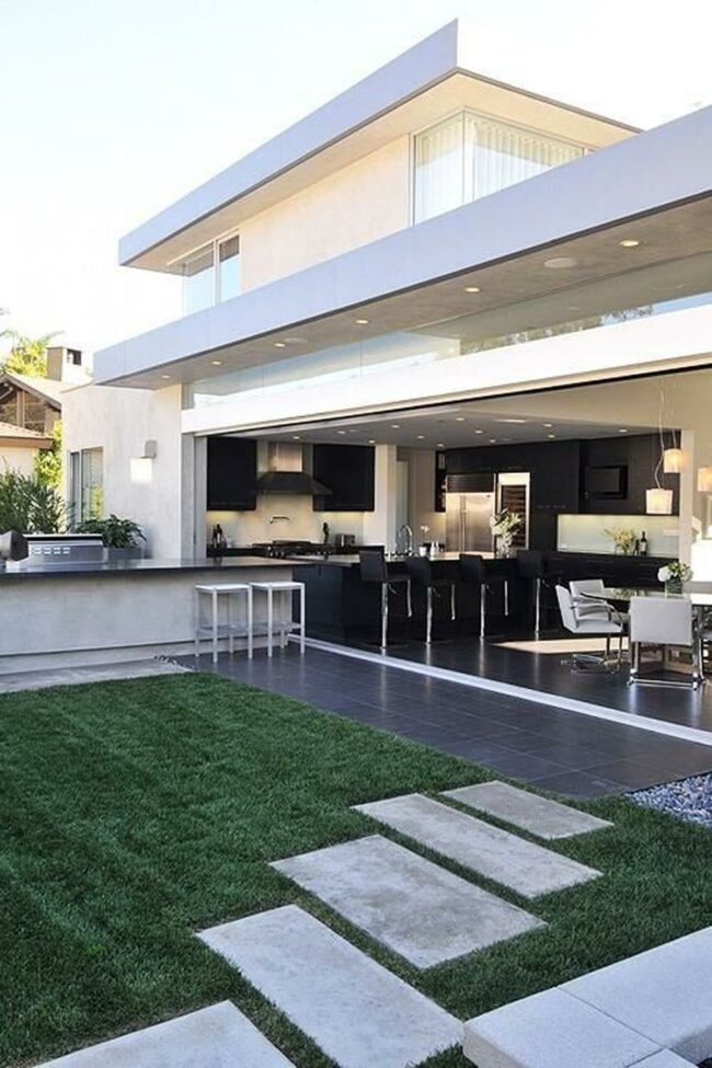 Kitchen With Indoor-Outdoor Flow