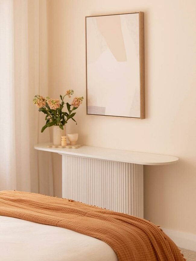 Ribbed Table Soft Orange Flow