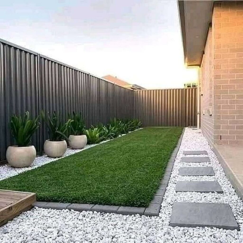 39 Elegant Metal Fence Designs with Pros and Cons