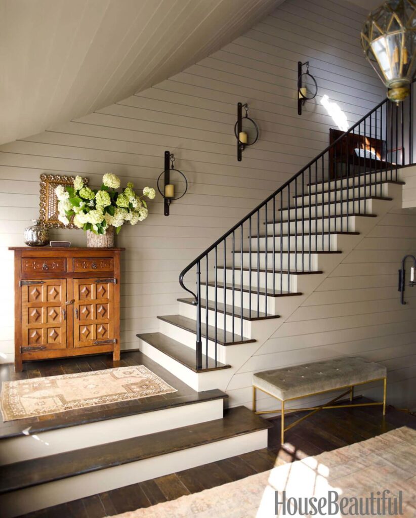 28 Stunning Stairway Decor Ideas for Showcasing Your Styles