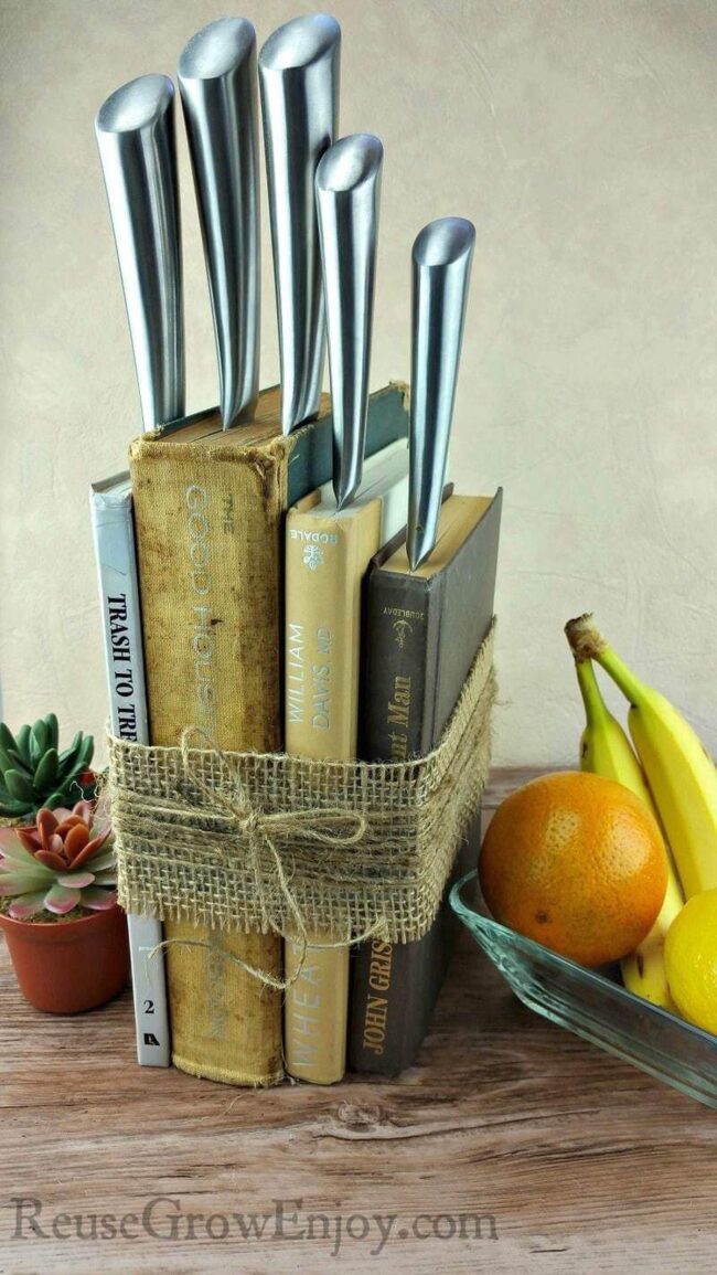 Bookworm's Universal Knife Block