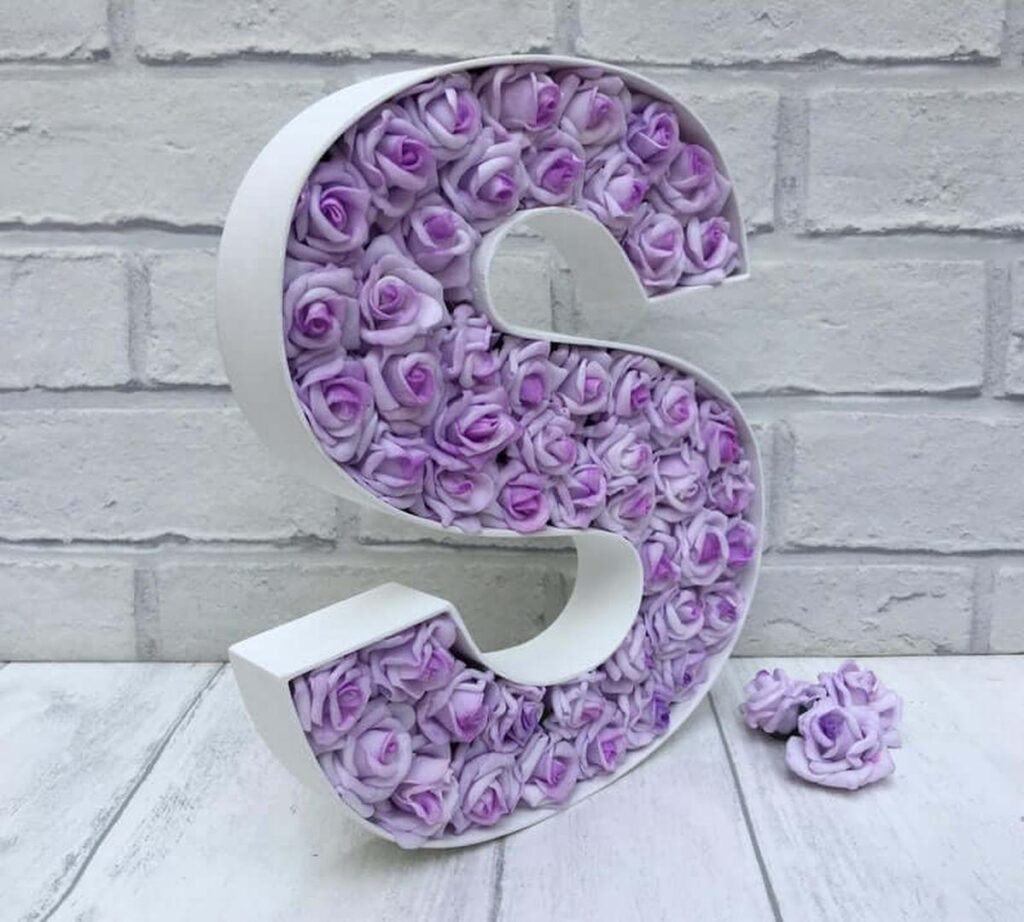 32 Stylish Floral Letter Decor Ideas to Add a Personal Touch