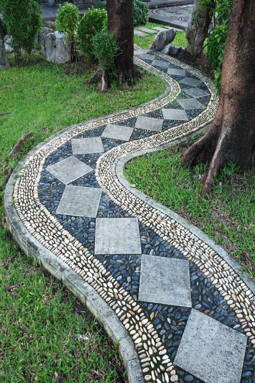 25 Inspiring Garden Paths and Walkway Ideas