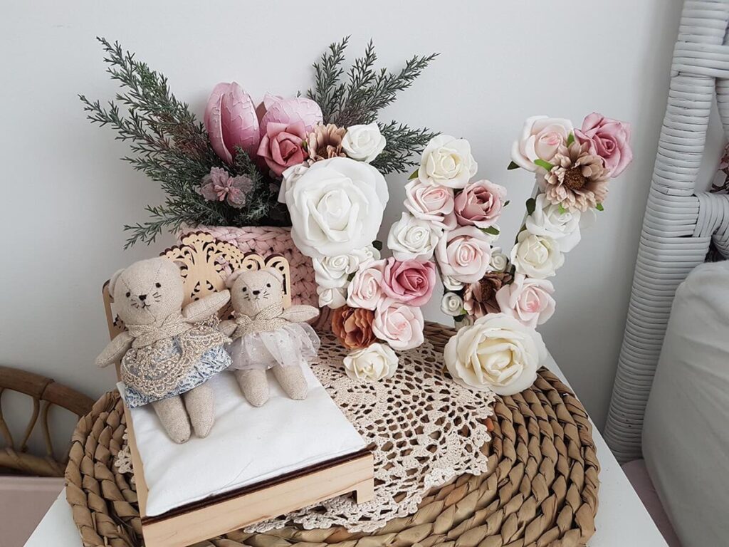 32 Stylish Floral Letter Decor Ideas to Add a Personal Touch