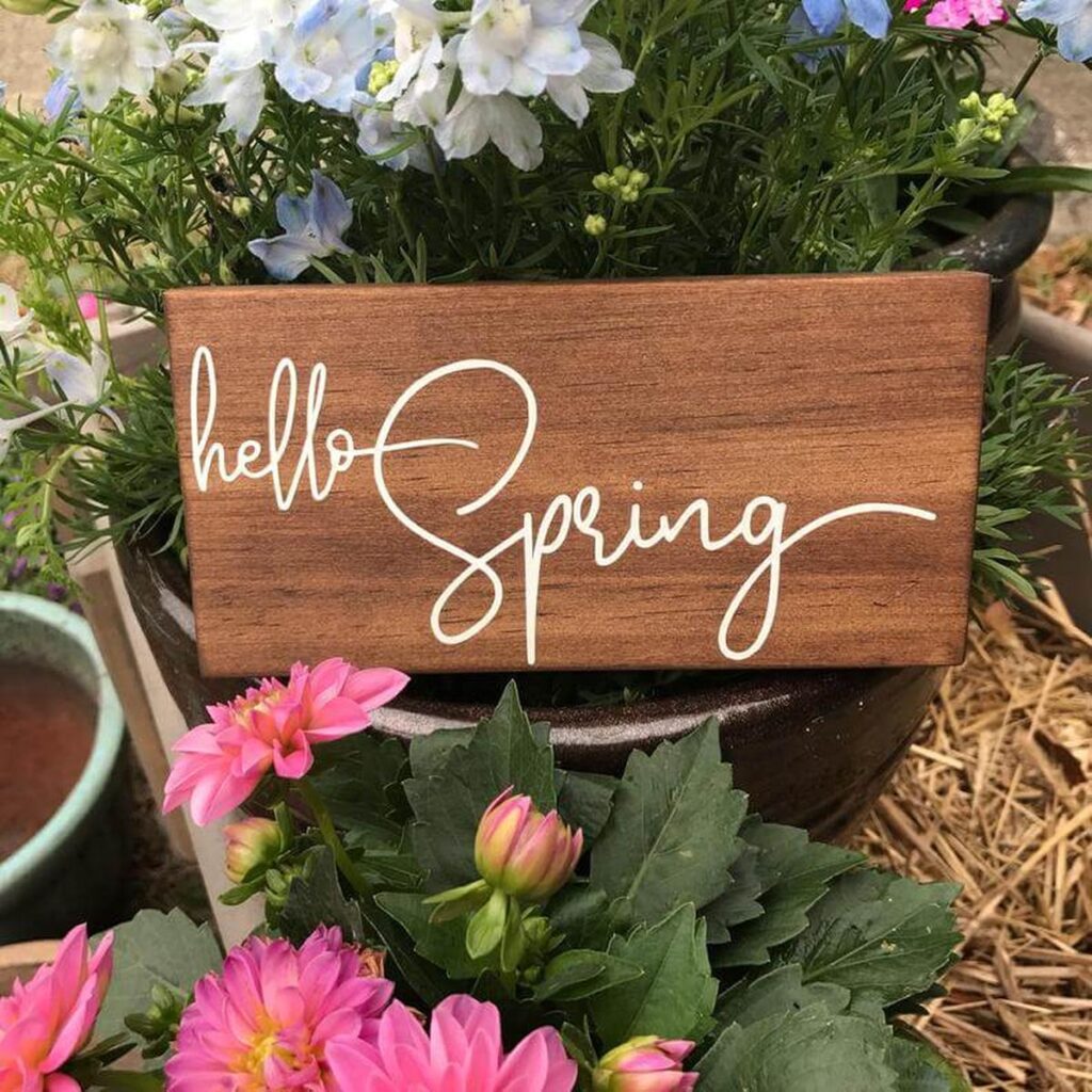 31 Trend-Setting Spring and Easter Sign Ideas for This Year