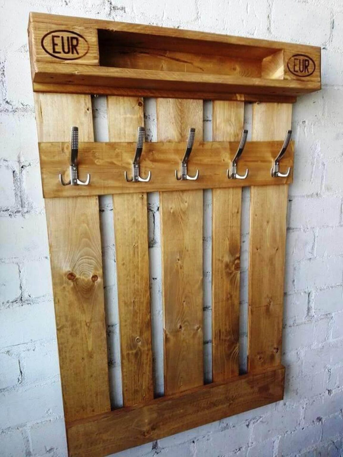 28 Chic Coat Rack Ideas That Are Sure to Impress