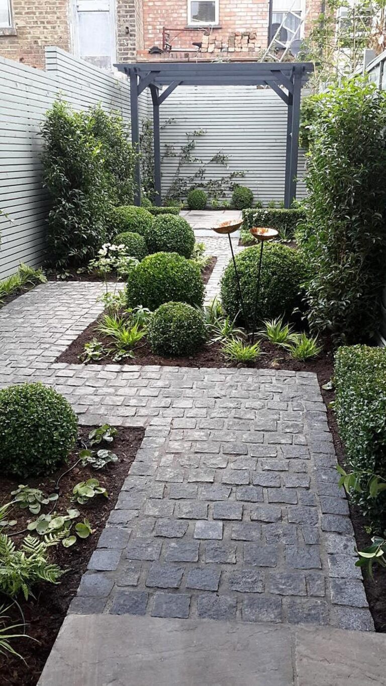 25 Inspiring Garden Paths and Walkway Ideas
